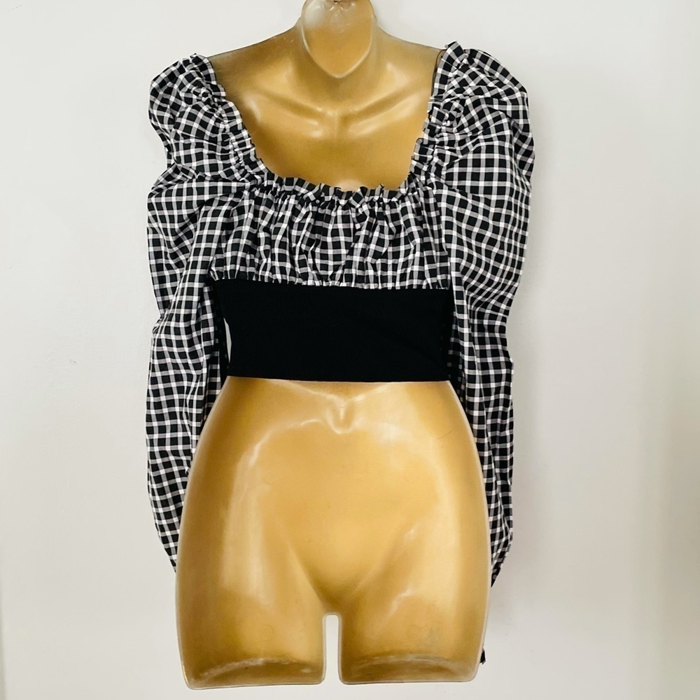 Gingham Puff Sleeve Crop – Coquette Parisian – Model Off Duty – S - Picture 4 of 5